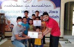 Eks Wakapolres Bintan Kepulauan Riau Mengirim Bantuan Sembako dan Uang Tunai Yayasan Al-Fajr yang Terletak di Jalan AH Nasution Kota Bandung
