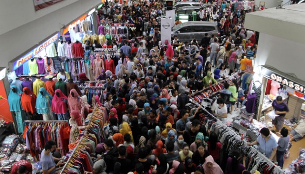 Kerumunan Orang di Pasar Jelang Lebaran Diprediksi Akan Menimbulkan Klaster Baru Corona