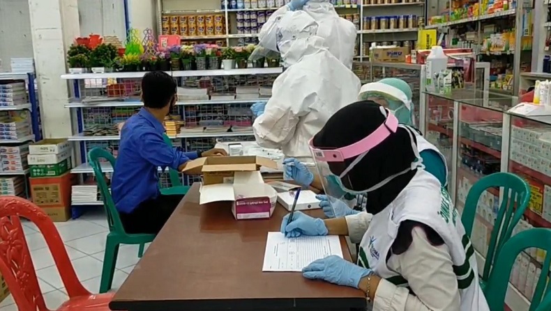 Ratusan Karyawan di Lima Supermarket di Bojonegoro Menjalani Rapid Test, Tidak Ada Satupun Karyawan yang Reaktif Virus Corona