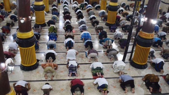 Masjid - Masjid di Arab Saudi Akan Dibuka Untuk Sholat Jumat dan Sholat Lima Waktu, Terapkan Protokol Covid-19