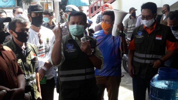 Memantau Aktifitas Masyarakat Selama Penerapan Fase New Normal Atau AKB di Pasar, Pemkab Sumedang Libatkan Polisi, TNI dan Satgas Covid-19  