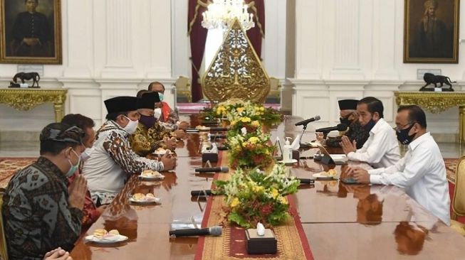 Presiden Jokowi Bersama Wakil Presiden Mengadakan Pertemuan Dengan Delapan Tokoh Lintas Agama, Bahas Penanganan Covid-19