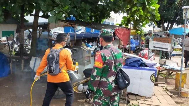Tim Gugus Tugas Percepatan Penanganan Covid-19 Kota Banjarbaru Menutup Sebuah Pasar Tradisional, Gegara Satu Keluarga Terinfeksi Corona