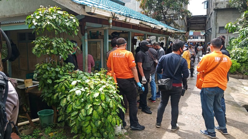 Tim Densus 88 Antiteror Mabes Polri Masih Memeriksa Terduga Teroris yang Ditangkap di Sungai Piyuh Kabupaten Mempawah