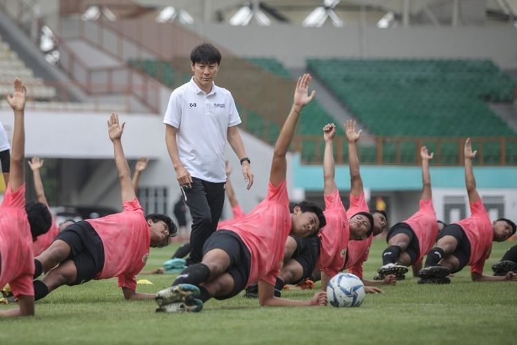 Kemenpora Tidak Pernah Melarang Pelatih Shin Tae-yong Membawa Timnas Indonesia U-19 Melakukan TC di Korsel