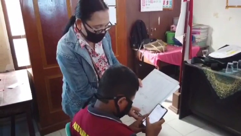 Sejumlah Sekolah di Kabupaten Sorong Papua Baray Mulai Menerapkan Sistem Belajar Dengan Aplikasi Zoom