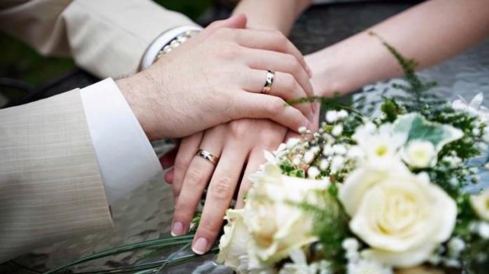  Momen Petugas KUA Nikahkan Mantan Istri dengan Teman, Kisahnya Viral di Media Sosial