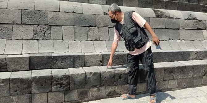 Candi Borobudur Terdampak Hujan Abu Tipis Setelah Erupsi Gunung Merapi