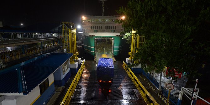 Akibat Cuaca Buruk, Dua Kapal Ferry Bertabrakan di Pelabuhan Merak, Tidak Ada Korban Jiwa