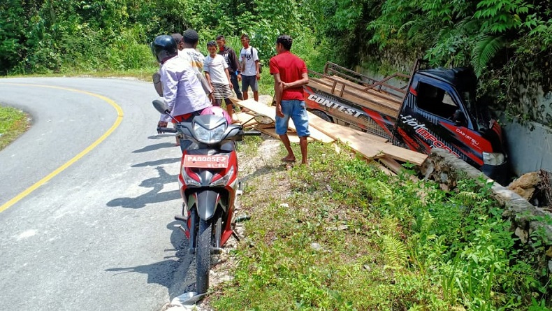 Kecelakaan Tunggal Terjadi di Jalan Boroway Kabupatan Jayapura, Beruntung Korban Selamat