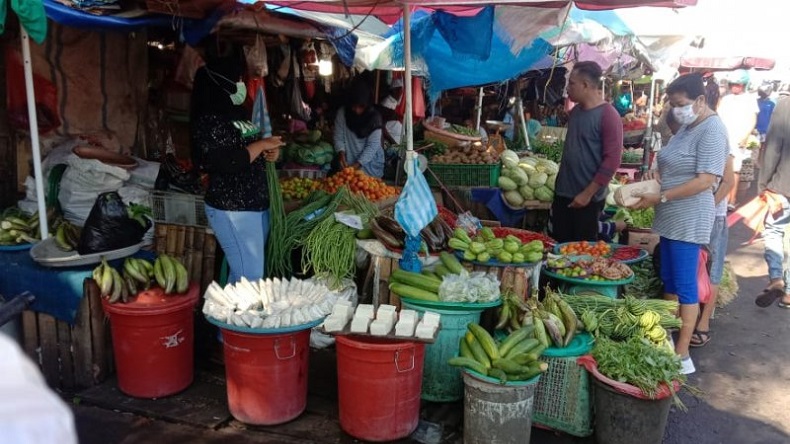 Diduga akibat Stok Mulai Berkurang, Harga Berbagai Jenis Sayuran di Pasar Tradisional Kota Ambon Mulai Bergerak Naik