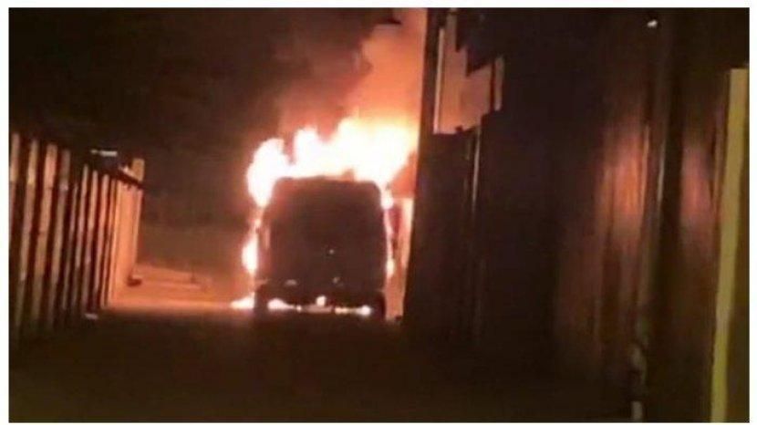 Pembakar Mobil Milik Via Vallen Ternyata Salah Satu Fans Berat, Tersangka Merasa Sakit Hati Tidak Bisa Bertemu