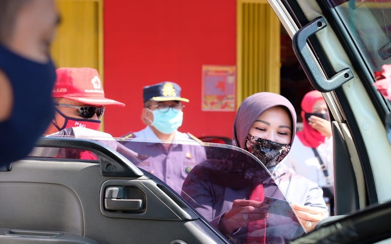 Tim Gabungan Operasi Pemakaian Masker dari GTPP Covid-19 Kabupaten Klaten, Warga Yogyakarta Ini Kena Tilang Bupati Klaten