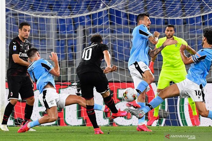Kalah 3 - 0 Oleh AC Milan, Lazio Tertinggal Tujuh Angka dari Juventus