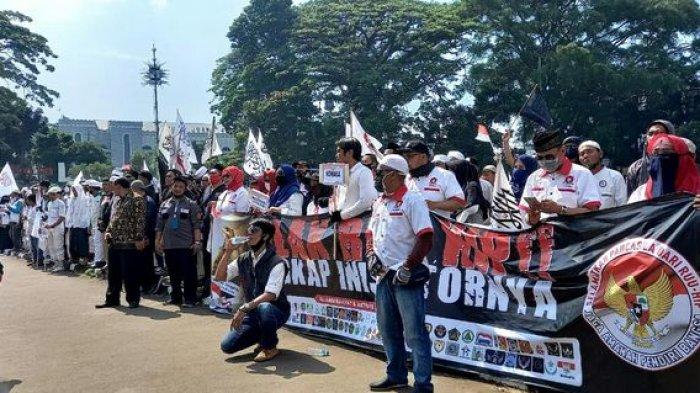 Massa Bakar Bendera PKI di Lapangan Merdeka Sukabumi, Tolak RUU HIP