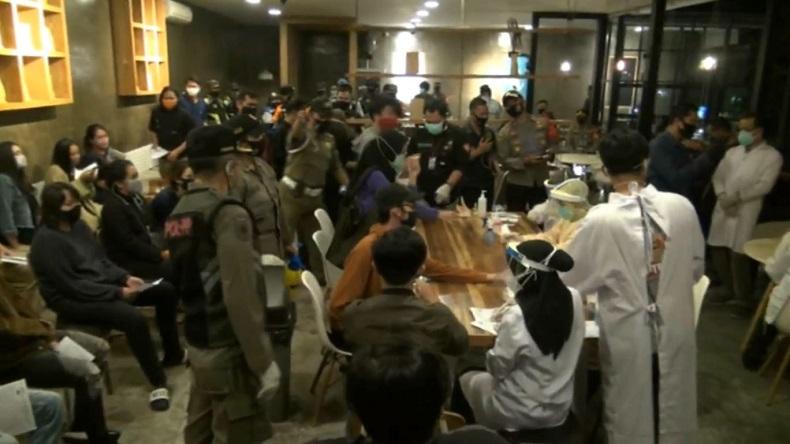 Sebanyak 143 Pengunjung dan Karyawan Kafe di Malang Menjalani Rapid Test, 3 Reaktif Covid-19