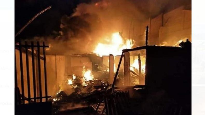 Kebakaran Hebat Melanda Kawasan Rumah Dinas Guru di Kleak Manado, Kepala Sekolah dan Suami Meninggal