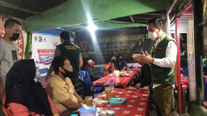 Pj Wali Kota Makassar Melakukan Sidak Ke Sejumlah Restoran dan Cafe, Dapati Banyak Warga Tak Pakai Masker