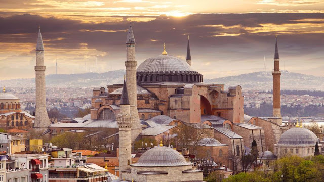 Kisah Pendeta Jadi Mualaf di Hagia Sophia