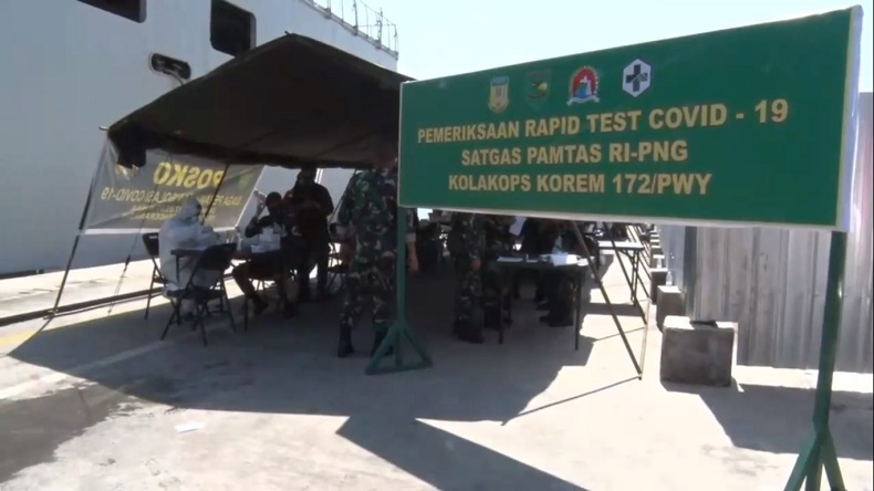 Menjalani Rapid Test, Sebanyak 6 Orang Prajurit TNI Yang Akan Mengamankan Perbatasan Indonesia - Papua Nugini Dinyatakan Reaktif Virus Corona