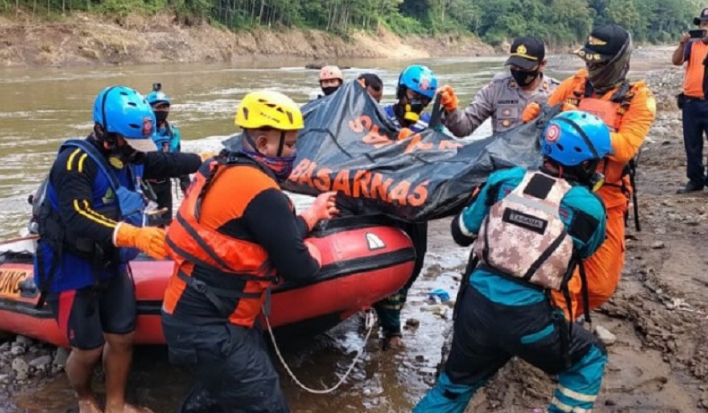 Tim SAR Gabungan Menemukan Korban Tenggelam di Sungai Pinoh, Ditemukan Meninggal Dunia