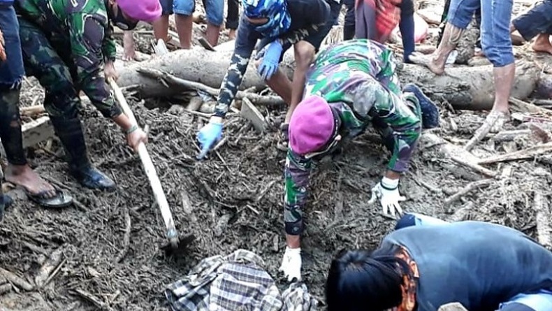 Tim SAR Gabungan Kembali Menemukan Dua Jenazah Korban Banjir Bandang di Kabupaten Luwu Utara, Total 40 Meninggal Dunia