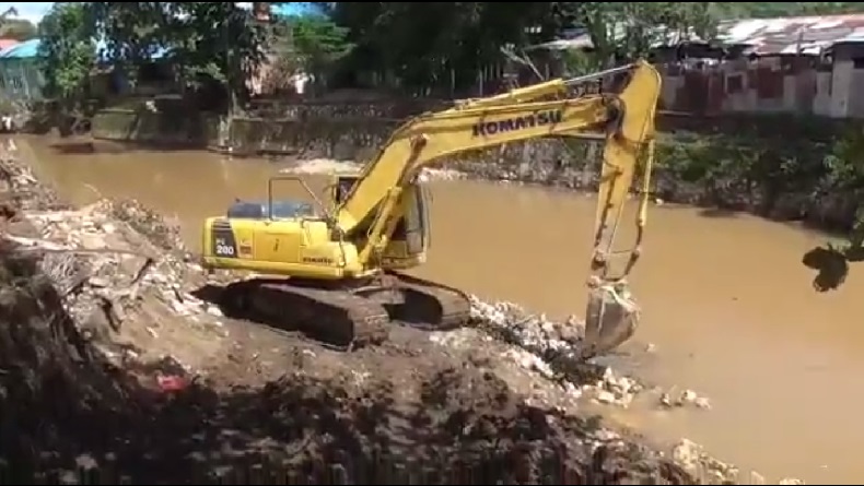 Pasca Terjadinya banjir di Sorong, 4 Tanggul Rusak di Sungai Remu Mulai Diperbaiki