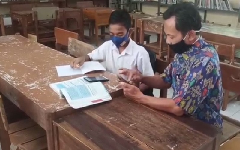 Tidak Hanya Dilakukan di Rembang, Siswa Sekolah Sendirian Juga Ditemukan di Pekalongan