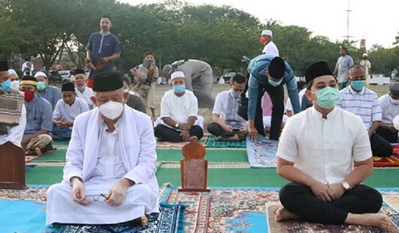 Gubernur Kalbar Menunaikan Salat Idul Adha 1441 H Bersama Ratusan Warga di Masjid Raya Mujahidin Pontianak 'Terima Kasih Sudah Patuhi Protokol Kesehatan'