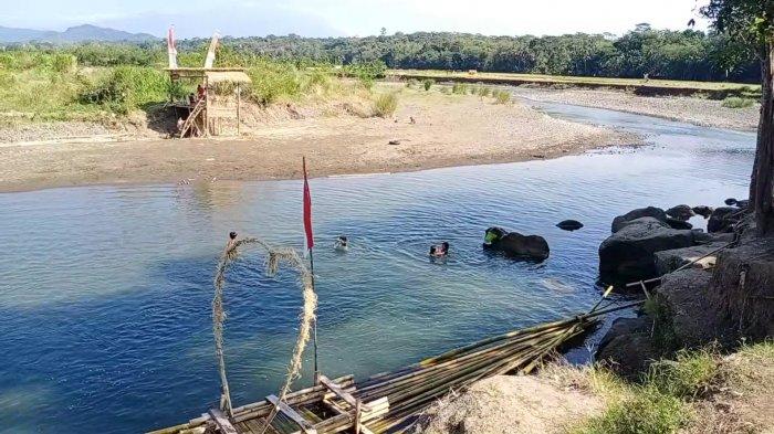 Memasuki Musim Kemarau, Air Sungai Cisanggarung di Luragung Kuningan Surut, Dijadikan Objek Wisata Baru ??