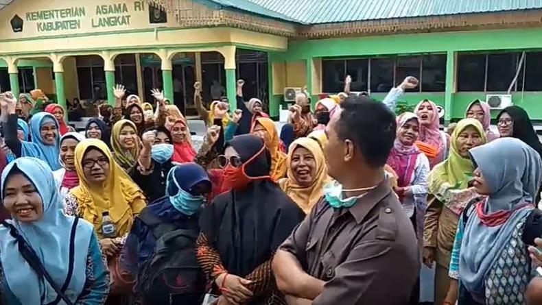 Gaji Guru Honorer di Wilayah Sulsel Diusulkan Untuk Naik Menjadi Rp 15.000 Per Jam