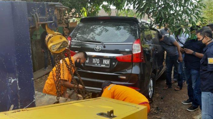 Sesosok Mayat Ditemukan di Dalam Mobil di Purwakarta, Warga Temukan Banyak Luka Tembakan