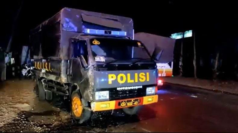 Kecelakaan Beruntun Terjadi di Jember,  Melibatkan Minibus Dengan Truk Polisi dan Mobil Ambulans, 5 Luka-Luka