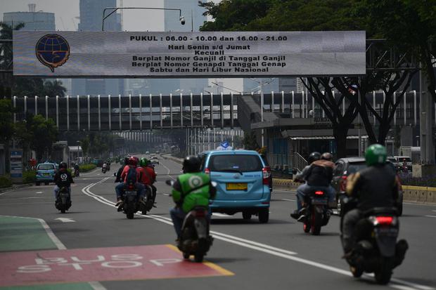 Dirlantas Polda Metro Jaya Menerapkan Penindakan Berupa Pemberian Sanksi Tilang Kepada Aturan Ganjil-Genap, Hari Pertama Polisi Tindak 493 Pelanggar