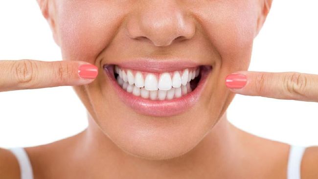 6 Cara Menghilangkan dan Mengontrol Karang Gigi