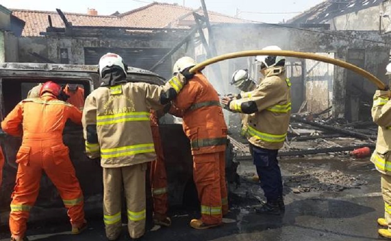 Kebakaran di Pabrik Mebel Cakung Jakarta Timur Cukup Merepotkan Petugas Pemadam Kebakaran, Butuh 3 Hari Padamkan Kebakaran