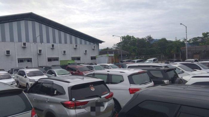 Gara-gara Parkir Mobil, Mahasiswa di Bandung Duduk di Kursi Terdakwa, Terancam 2,8 Tahun Penjara
