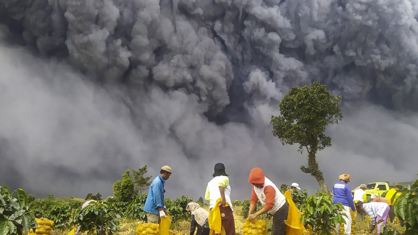 Gunung Sinabung Sumatera Utara Kembali Erupsi, BMKG Sebut Level Siaga