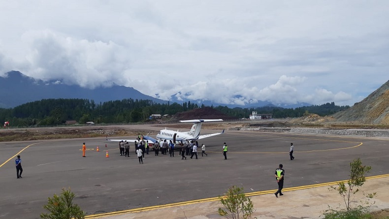 Bandara Buntu Kunik di Kabupaten Tana Toraja Provinsi Sulsel Untuk Pertama Kalinya Didarati Pesawat