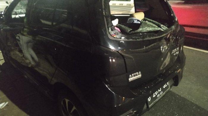 Mobil Dirusak dan Pengemudi Dipukuli Saat Insiden Pembakaran Polsek Ciracas Jakarta Timur