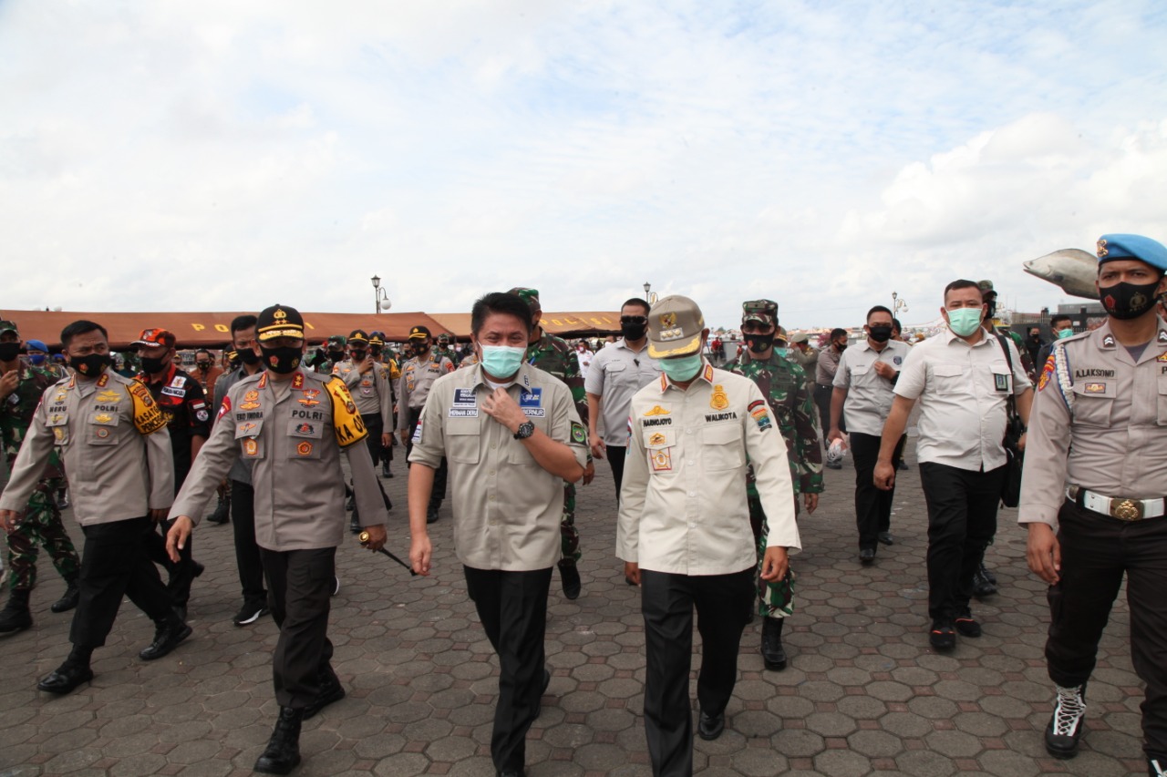 Gubernur Sumsel Hadiri Pembagian 34 Juta Masker Serentak di Indonesia Serta Kampanye Jaga Jarak