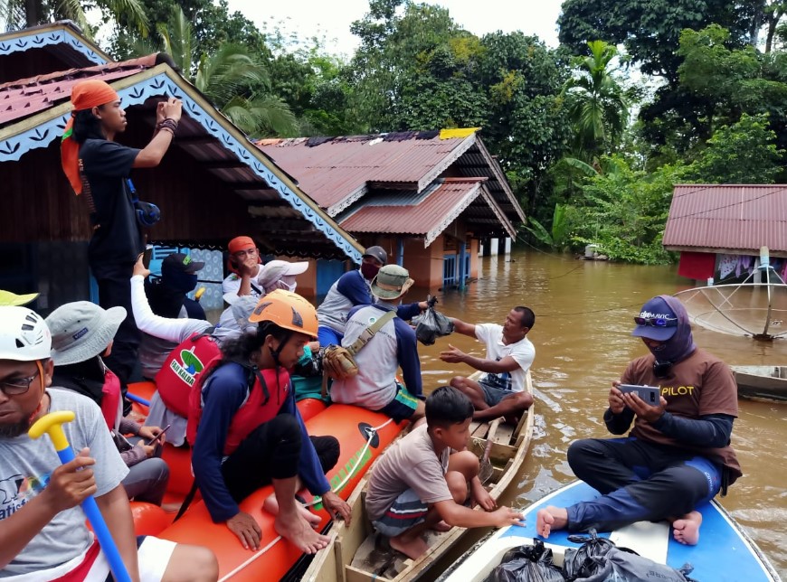 Memasuki Hari Keempat, Banjir yang melanda Kabupaten Melawi Belum Juga Surut, 720 Orang Mengungsi ke 10 Titik Pengungsian