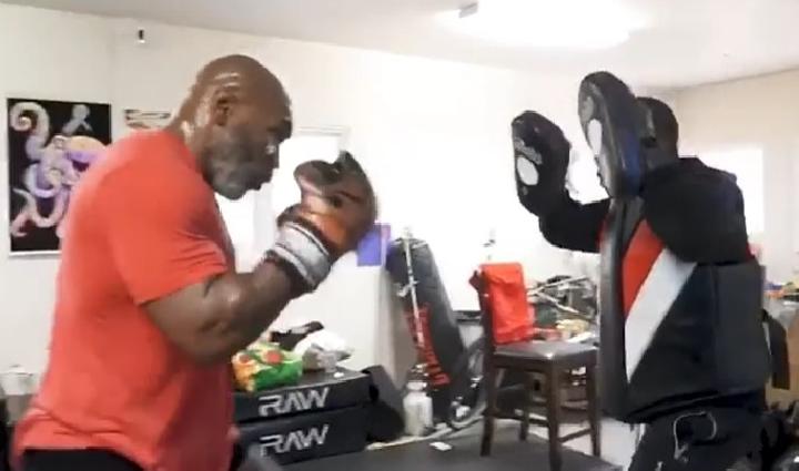 Latihan Mengerikan Tyson, Nyaris Pukul Kepala Pelatih