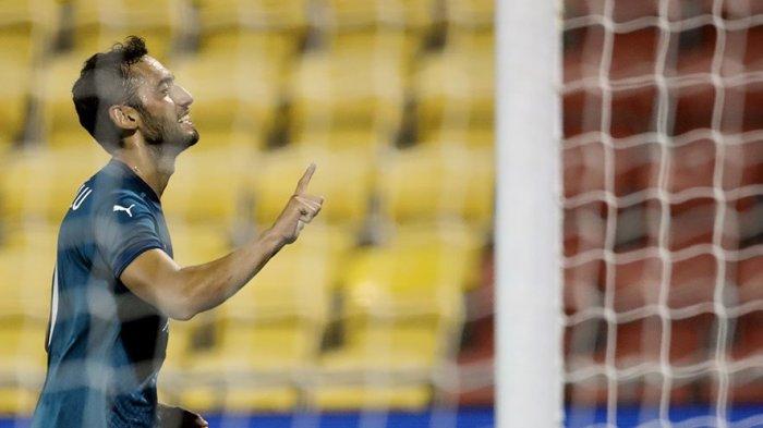 Hakan Calhanoglu tentang Zlatan Ibrahimovic: Kami Punya Perasaan Bersama yang Luar Biasa