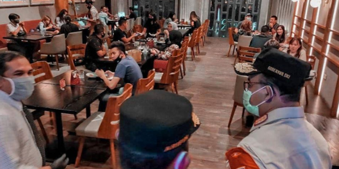 Sebanyak 79 Restoran di Jakarta Melanggar PSBB, Dikenakan Sanksi Oleh Satpol PP