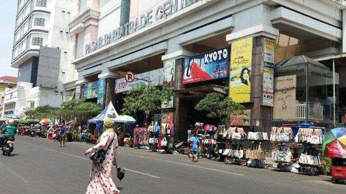 Baru Hari Pertama Jalan di Bandung Ditutup Sebagian, Pedagang Pasar Baru Akan Layangkan Keberatan