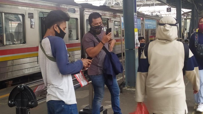 PT KCI Mulai Melarang Penggunaan Masker Jenis Scuba Maupun Buff, Ini Imbauan untuk Penumpang