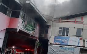 Puluhan Kios dan Ratusan Lapak Pedagang di Pasar Wage Purwokerto Terbakar, 'Saya terkejut saat hendak membuka kios'