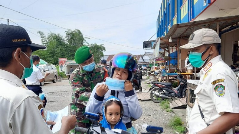 Pemkab Landak Bersama TNI dan Polri Turun ke Jalan Menggelar Razia Protokol Kesehatan