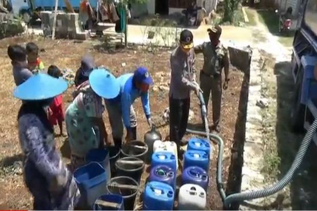 12 Desa dari Lima Kecamatan di Kabupaten Tuban Mengalami dan Krisis Air Bersih, Pemkab Salurkan Bantuan
